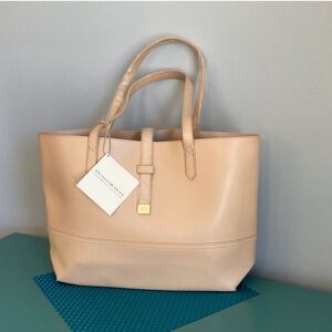 DKNY Cream Leather Tote Bag with Minimalist Design